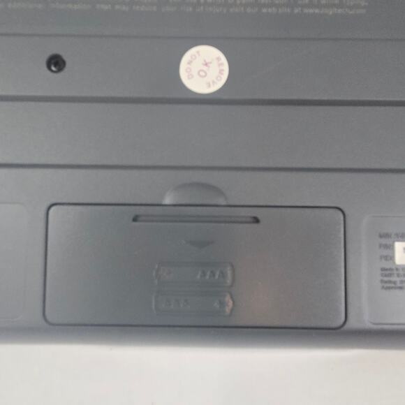 Logitech mk320 Wireless Full Keyboard & Mouse Combo with USB Receiver - Picture 10 of 16